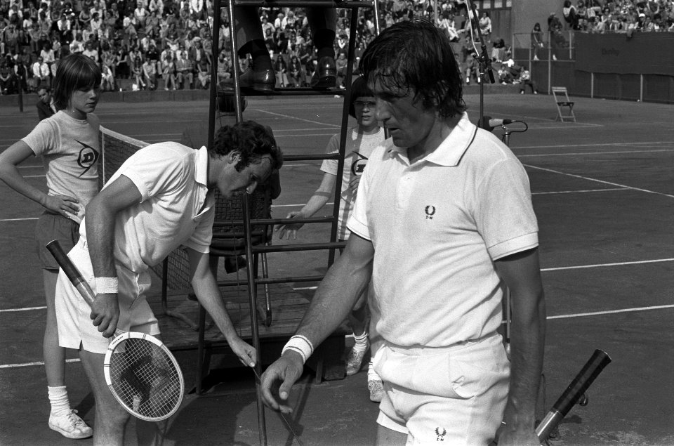 Tennis Davis-Cup Nederland tegen Roemenie, Okker (links) Nastase, Bestanddeelnr 926-4243