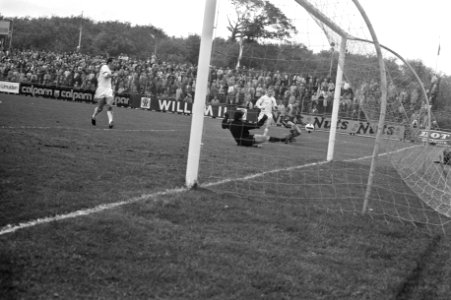 Telstar tegen Twente, Pahlplatz scoort, Bestanddeelnr 925-9512
