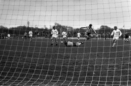 Telstar tegen Sparta 1-2, paniek voor Telstar doel, Bestanddeelnr 925-2318