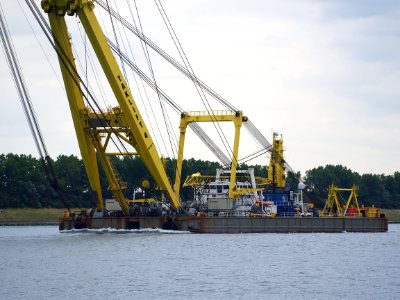 TAKLIFT 4 IMO 8010506 Floating Sheerleg, Port of Rotterdam pic2