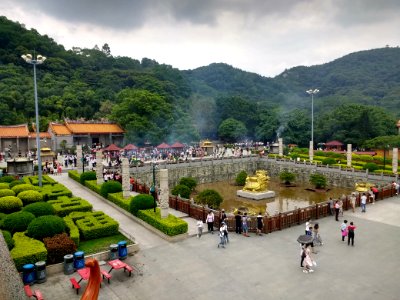 Temple area on Fenghuang Mountain