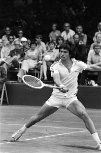 Tennis Het Melkhuisje Peter Elter in actie, Bestanddeelnr 929-8365