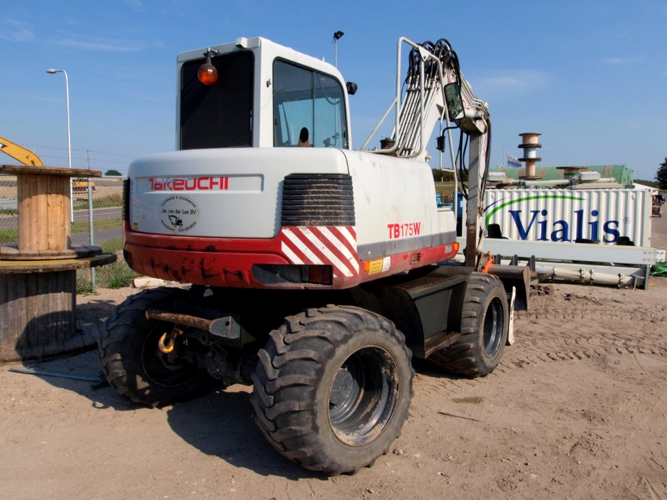 Takeuchi TB175W p2