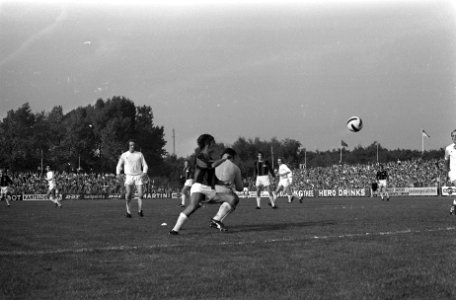 Telstar tegen DWS, links Flinkevleugel scoort, Bestanddeelnr 924-9490