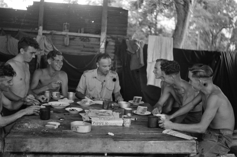 Talang Djimar (bij Praboemoelih) Dominee W.G. Berkhoff uit Roden - veldprediker, Bestanddeelnr 404-4-3