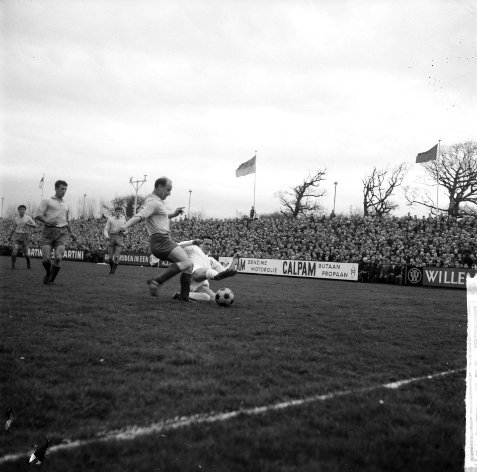 Telstar tegen Sittardia 0-0, vlnr Wolfs (Sittardia), Plum (Sittardia), Becke, Bestanddeelnr 916-3232