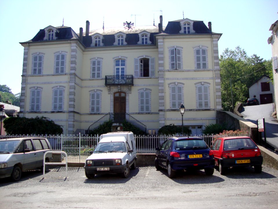Tardets-Sorhulus (Pyr-Atl, Fr) ancienne mairie