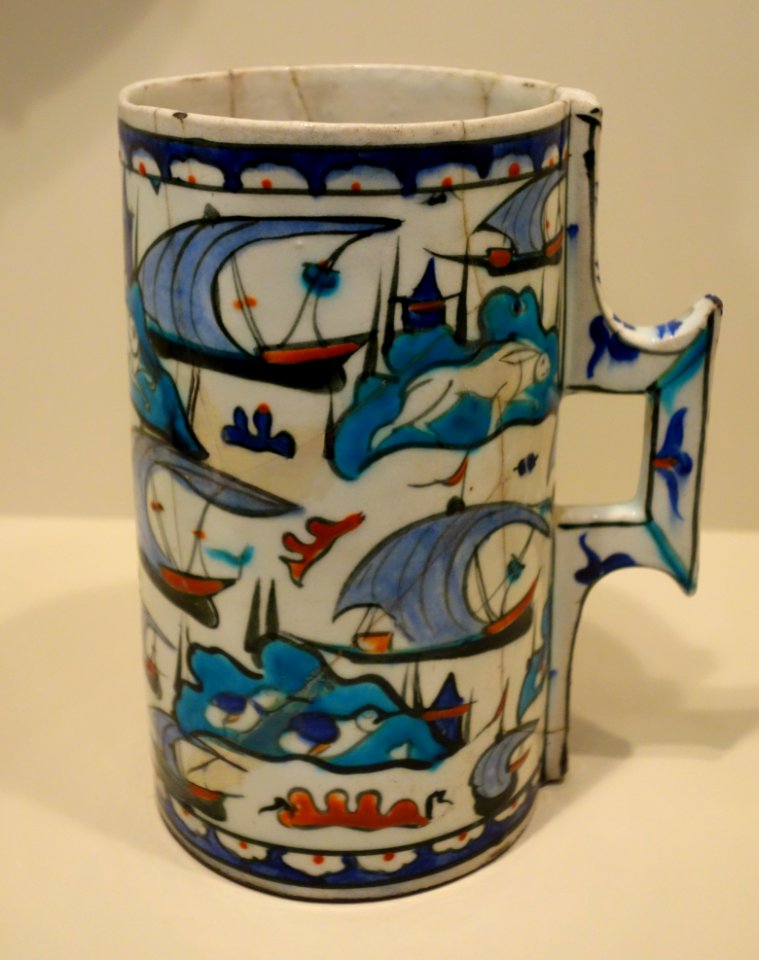 Tankard with lateen-sailed boats and islands, Iznik ware, Turkey, Iznik, Ottoman period, last quarter of 16th century, earthenware with underglaze polychrome painting - Cincinnati Art Museum - DSC04104