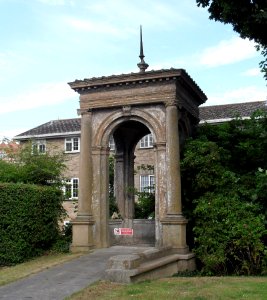 Temple and wall at former Attree Villa, Queen's Park, Brighton (NHLE Code 1381033) (July 2010)