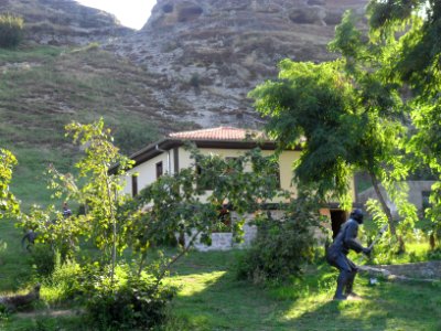 Tekkeköy Mağaraları Arkeoloji Vadisi Müze Evi, ilkel insan heykeli ve mağaralar