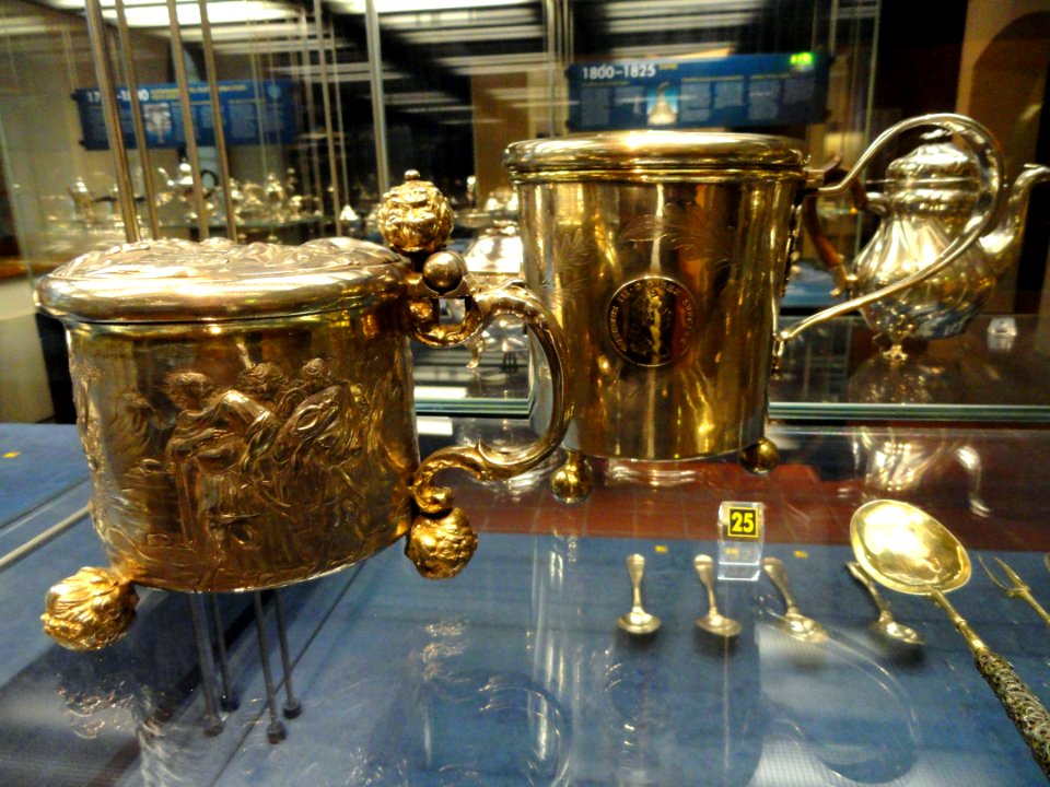 Tankards - Hans Meijer, Turku, 1678-1716 - Henrik Wikstrom, Uusikaupunki, 1828 - National Museum of Finland - DSC03986