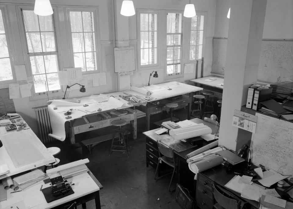 Tekenafdeling in het hoofdkantoor van de Nederlandse Heidemij, Bestanddeelnr 162-0831