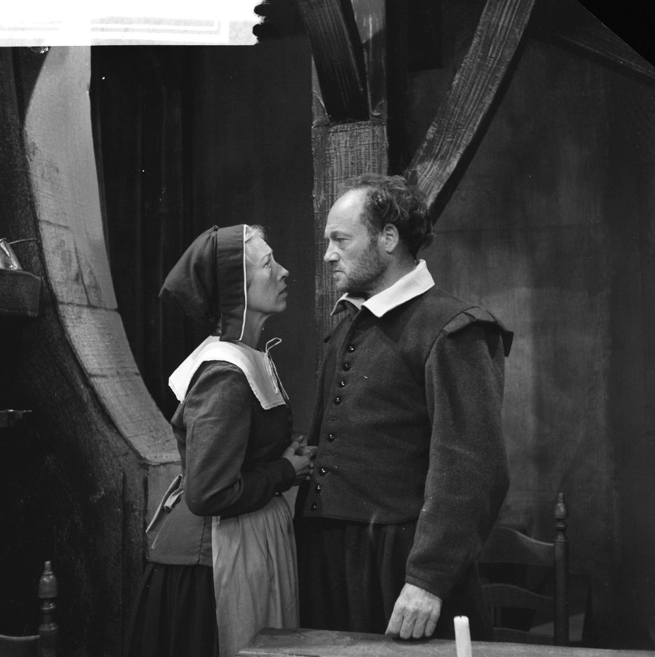 Televisiespel De Vuurproef van Arthur Miller. Elly Meunier en Max Croiset, Bestanddeelnr 913-0069