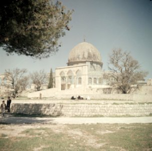 Tempelberg (Al Haram esh Sharif). De Rotskoepel (Qubbet es-Sakhra) trappen en p, Bestanddeelnr 255-9761