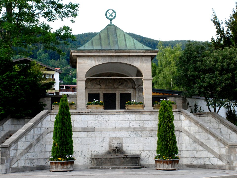 Tegernsee Seestraße Kriegerdenkmal