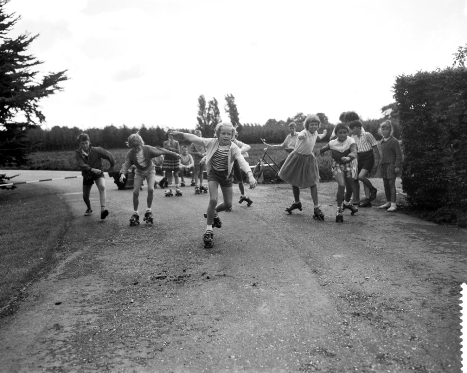 Teken- en rolschaatswedstrijden in Watergraafsmeer Rolschaatsen, Bestanddeelnr 912-8173