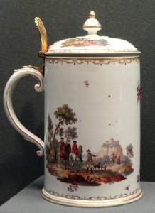 Tankard with Hunting Scenes, c. 1759-1775, Ludwigsburg, hard-paste porcelain, black enamel, gold - Gardiner Museum, Toronto - DSC00945