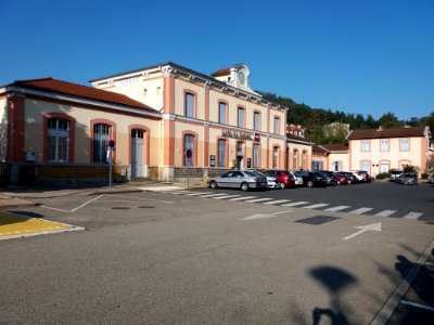 Tarare - Place de la Gare, gare vue vers l'est