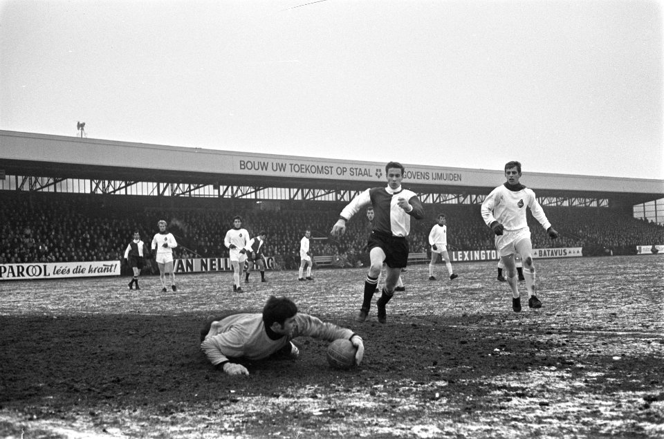 Telstar tegen Feijenoord 0-0 Kindvall in duel met keeper Van der Meeren, Bestanddeelnr 921-9422