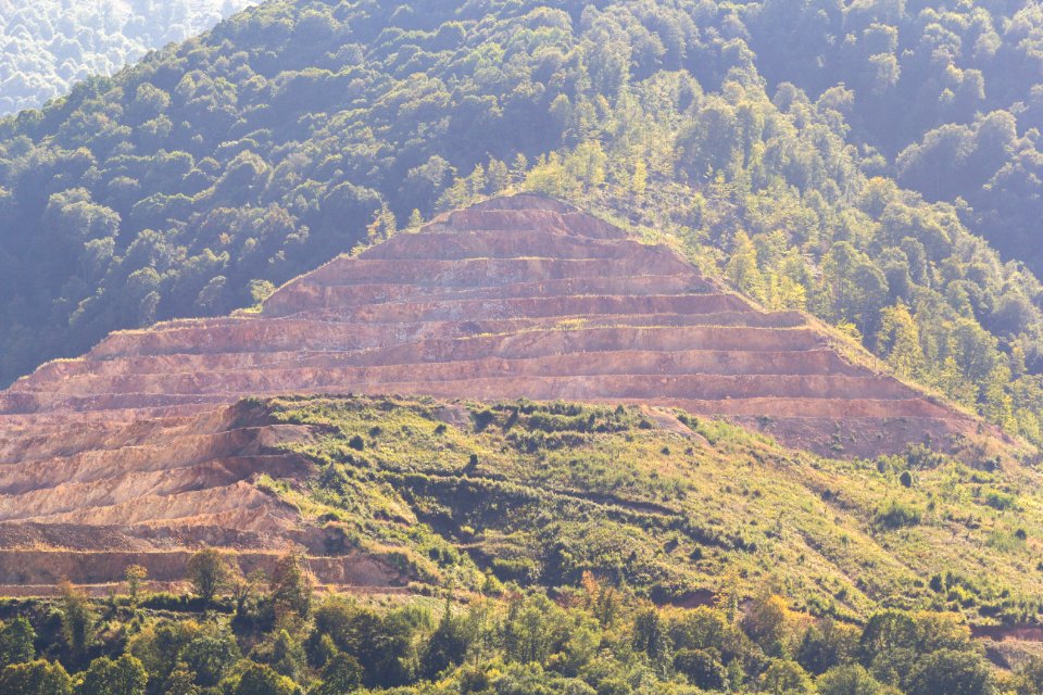 Teghut Mine - open pit closeup