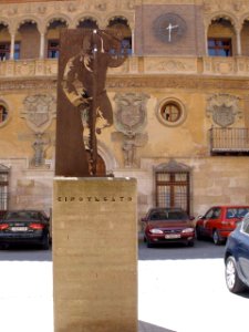Tarazona - Plaza de España, monumento al Cipotegato y Ayuntamiento