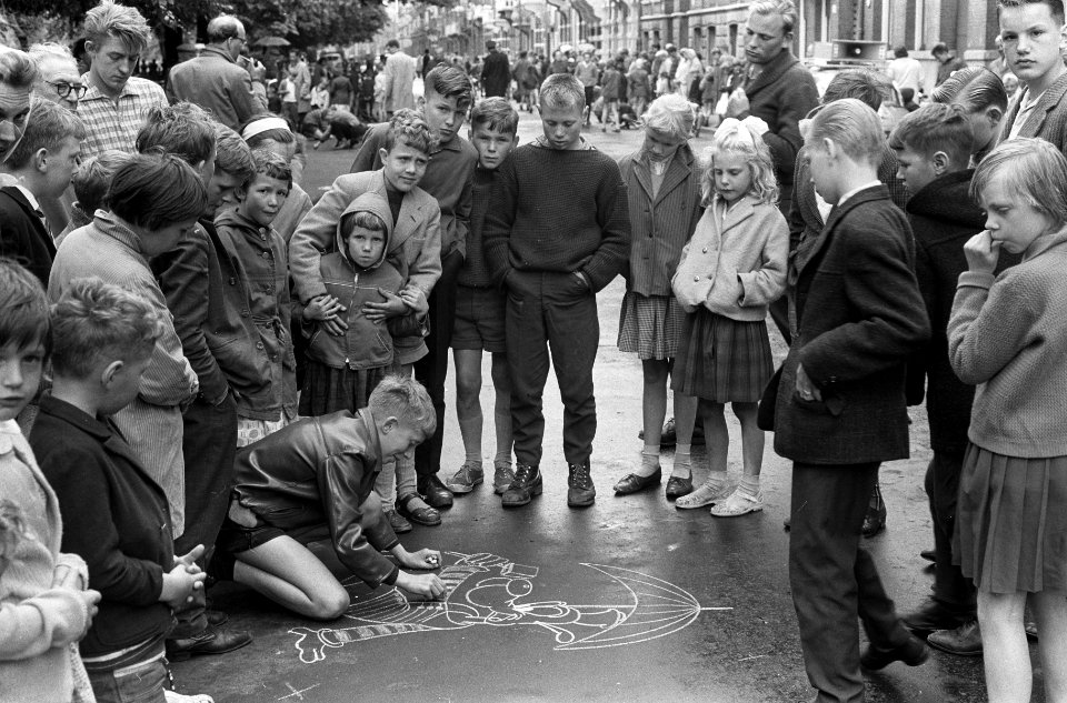 Tekenwedstrijd voor de jeugd in de tweede Jan Steenstraat, Bestanddeelnr 914-0685