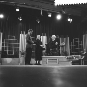Televisieprogramma Anders dan anderen , slachtoffer prof mr dr G van de Berg, Bestanddeelnr 910-7689