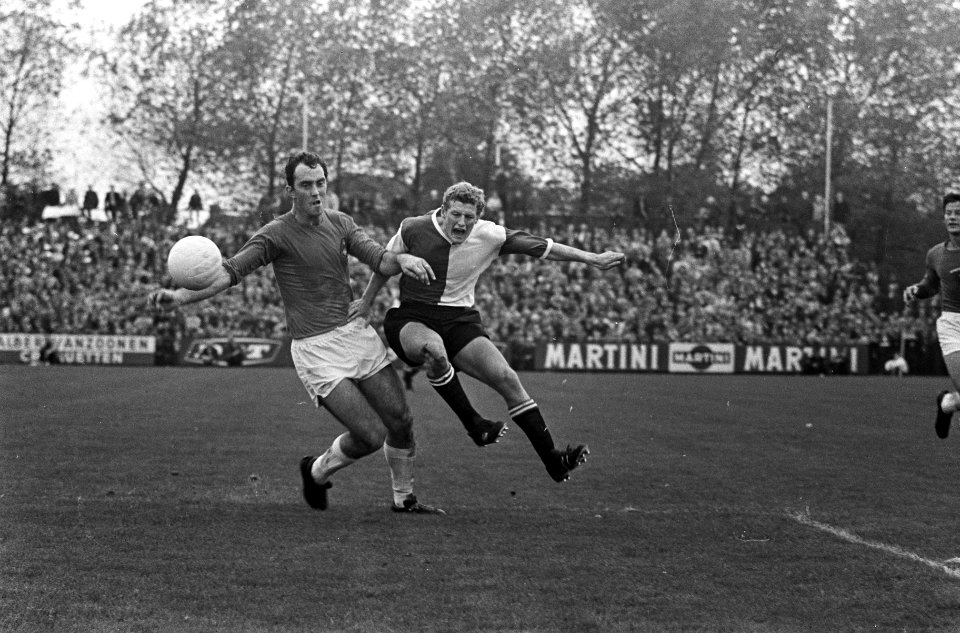 Telstar tegen Feyenoord 1-2. Andre (T) schijnt bal met hand te spelen. Wim Janse, Bestanddeelnr 920-7652
