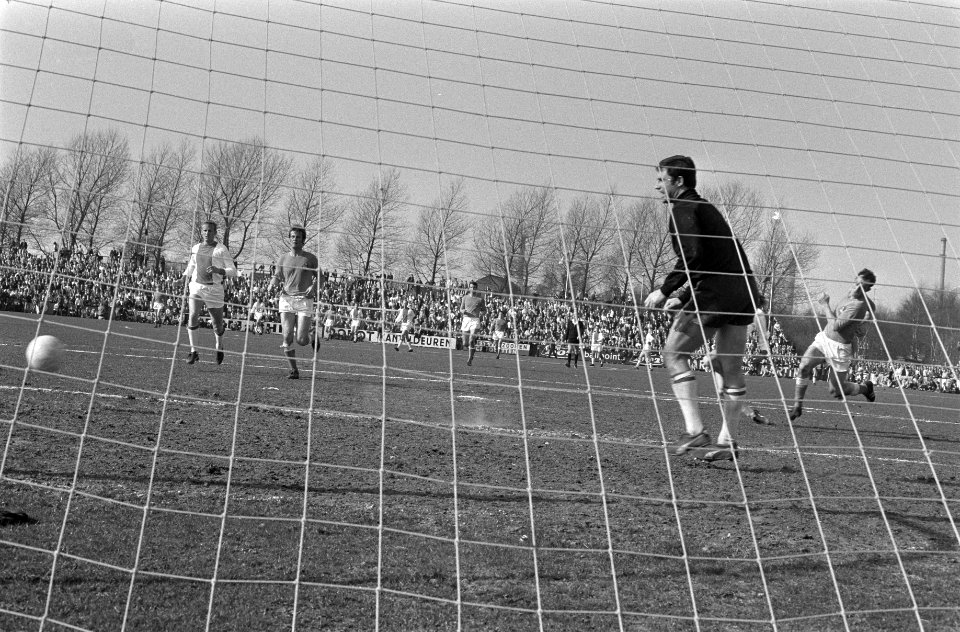 Telstar tegen Ajax 1-1, Bestanddeelnr 922-2695