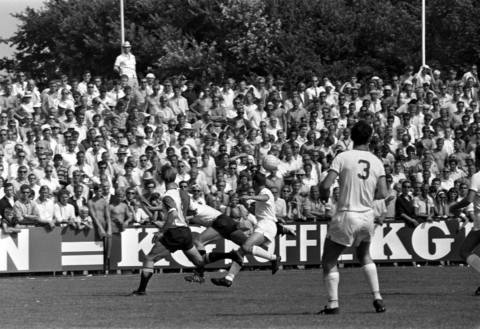 Telstar tegen Feyenoord 1-3 nr. 11 Kindvall (rechts), Bestanddeelnr 922-6964