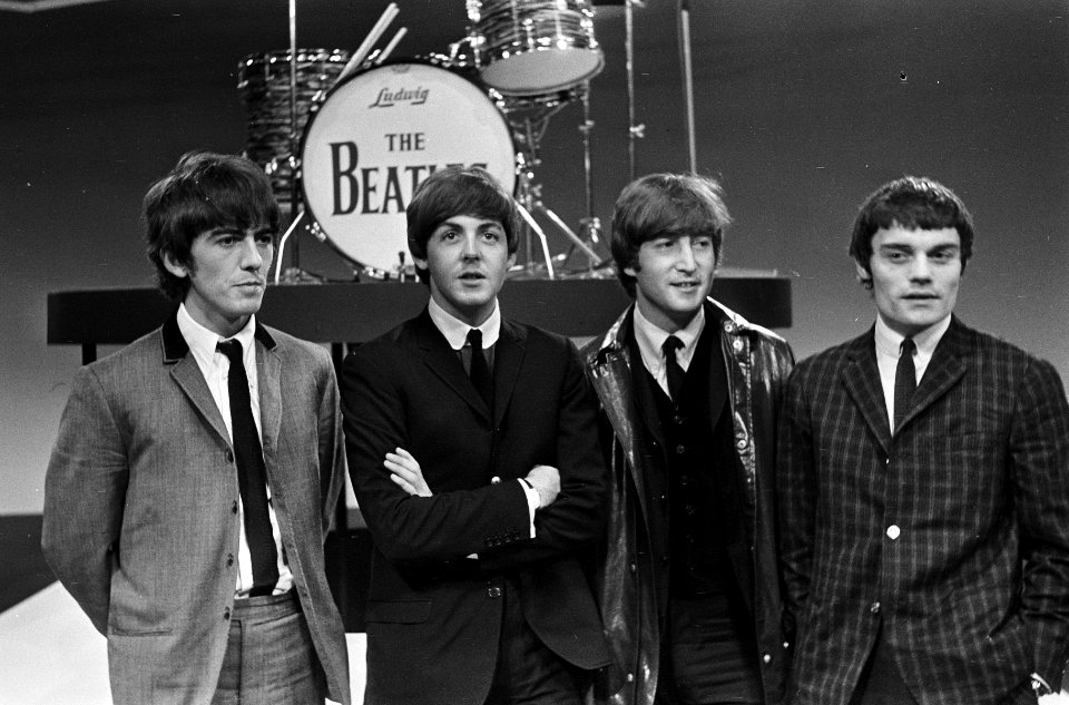 Televisie-optreden van The Beatles in Treslong te Hillegom vlnr George Harriso, Bestanddeelnr 916-5098