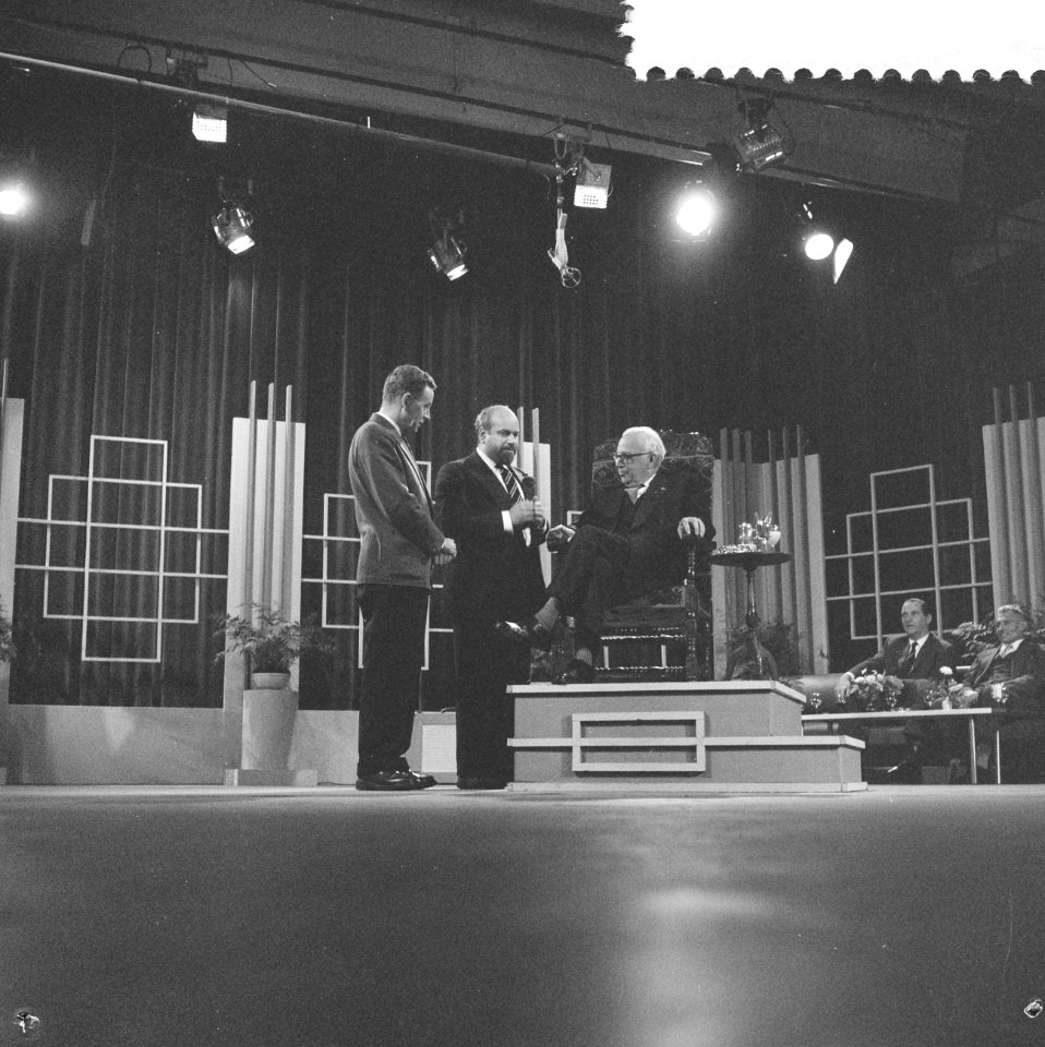 Televisieprogramma Anders dan anderen , slachtoffer prof. mr. dr. G. van de Berg, Bestanddeelnr 910-7691