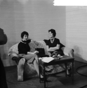 Televisieprogramma In de hoofdrol, vlnr Mies Bouwman en Corry Brokken, Bestanddeelnr 911-7262