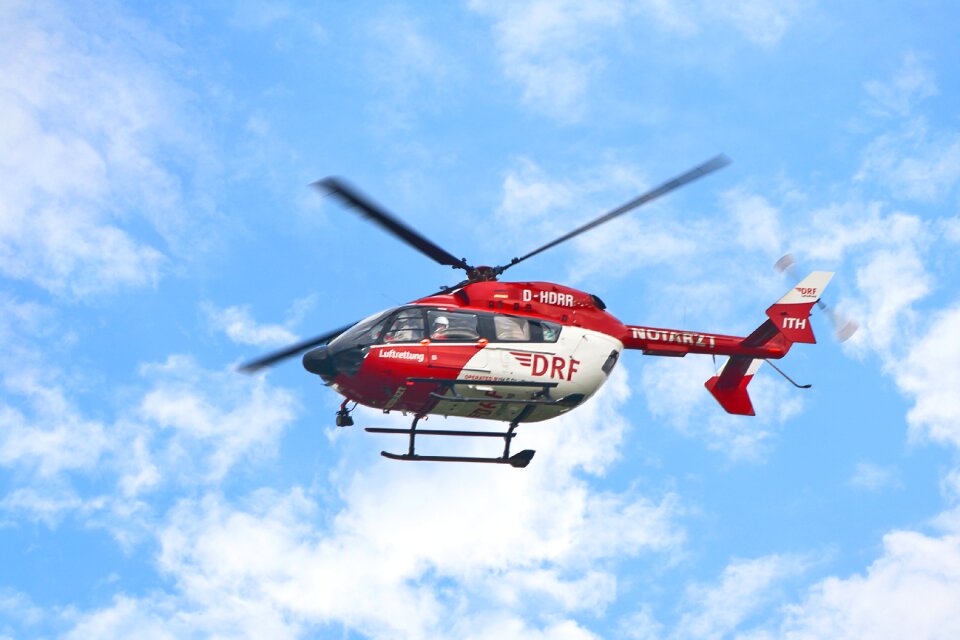 Helicopter clouds rescue