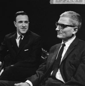Televisieprogramma Literaire Ontmoetingen, de heer HA Gomperts (l) heeft vanav, Bestanddeelnr 915-9201