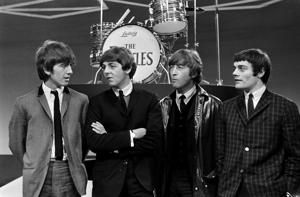 Televisie-optreden van The Beatles in Treslong te Hillegom vlnr George Harriso, Bestanddeelnr 916-5100
