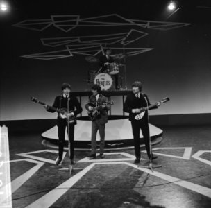Televisie-optreden van The Beatles in Treslong te Hillegom vlnr. Paul McCartney, Bestanddeelnr 916-5101