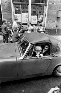 Televisieprogramma Kleine meisjes, grote meisjes TROS. In de auto met Johan Crui, Bestanddeelnr 920-7344