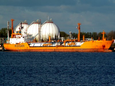 Telma Kosan at the Calland canal, Port of Rotterdam, Holland 29-Apr-2006
