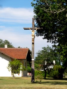 Taller (Landes) croix entrée village