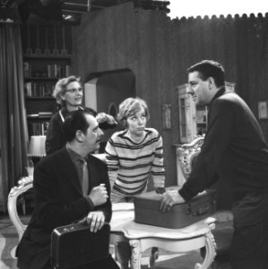 Televisiespel Oscar, vlnr Joop Doderer, Mimi Boesnach, Rita Marechal en Ko, Bestanddeelnr 911-0619