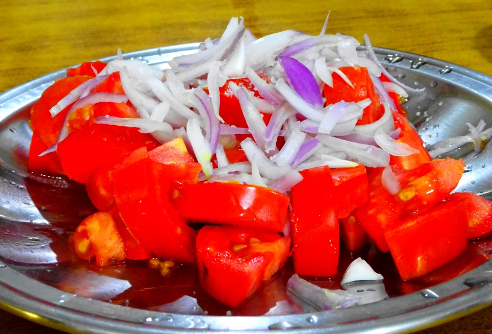 Tamatar Piyaz Salad