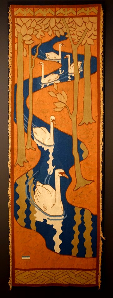Tapestry 'Five Swans', designed by Otto Eckmann, made by Schule fur Kunstweberie, Scherrebek, 1896-1897, wool - Bröhan Museum, Berlin - DSC04157