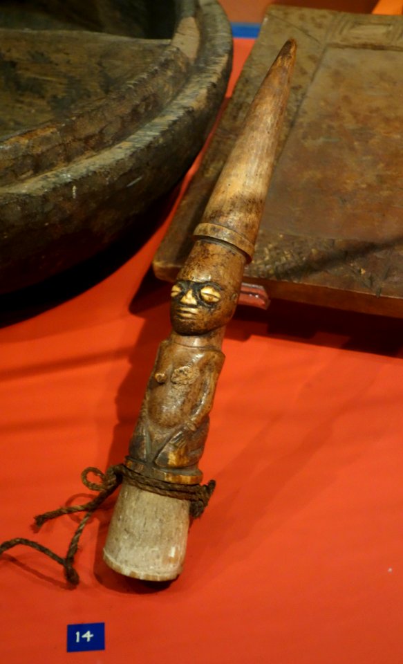 Tapper, Yoruba - Glenbow Museum - DSC00380