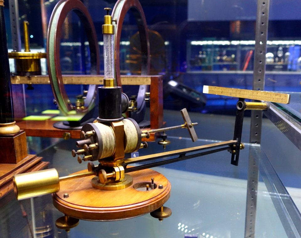 Tangent Galvanometer, c. 1900 - Museum of Science and Industry (Chicago) - DSC06511
