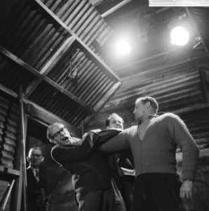 Televisie Toneelstuk Suiker van Hugo Claus, vlnr Ton Lutz, Guus Hermus, …, Bestanddeelnr 911-3560