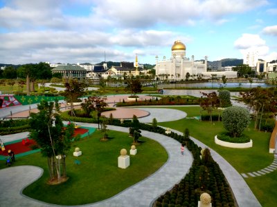 Taman Mahkota Jubli Emas