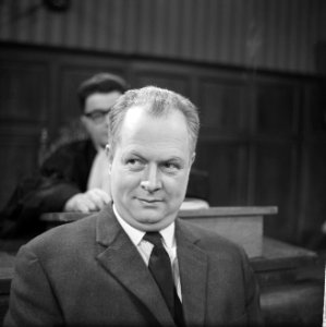 Televisie rechtbank overzicht verdachtenbank, mr M G Rood, Bestanddeelnr 916-0602
