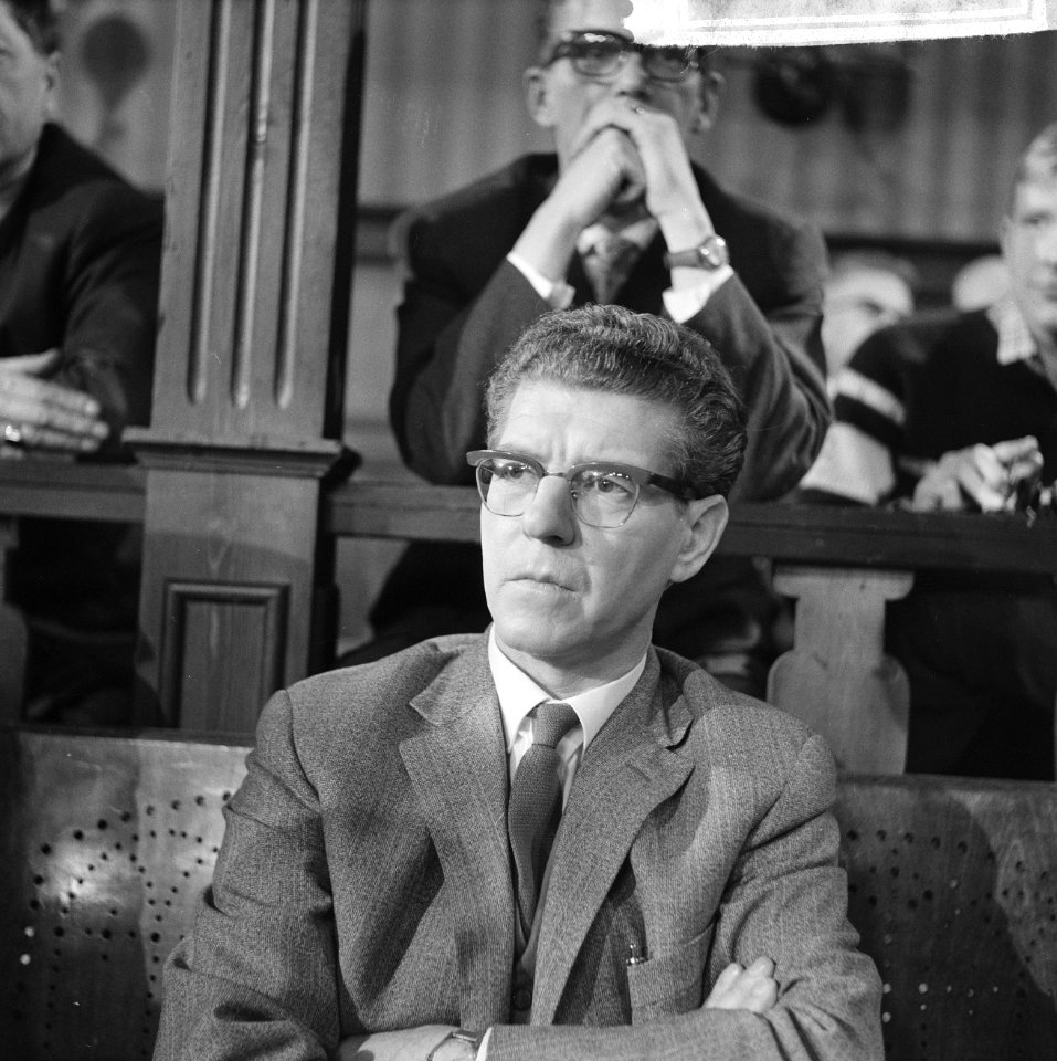 Televisie rechtbank overzicht verdachtenbank, C Scholte (plantsoenendienst) get, Bestanddeelnr 916-0604