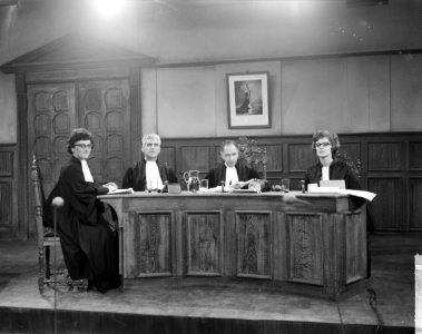 Televisie rechtbank, de zaak Hartveld en Sierhuis, de rechtbank, Bestanddeelnr 914-4576 photo
